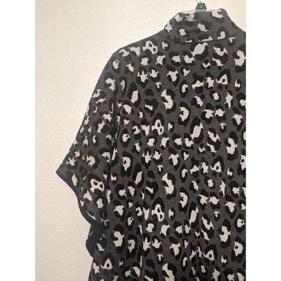 Jones New York Gray Leopard Cape Poncho Sweater Size S/M - Picture 6 of 15